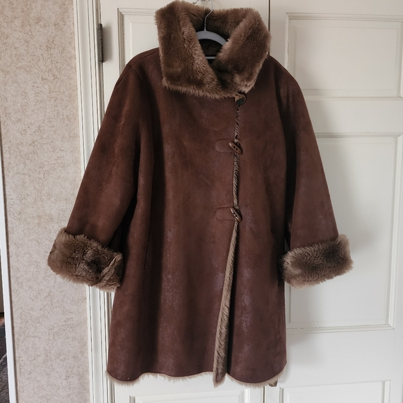 Jones New York Jackets & Blazers - Jones New York Brown Teddy Jacket with Faux Fur Trim.New No Tag.